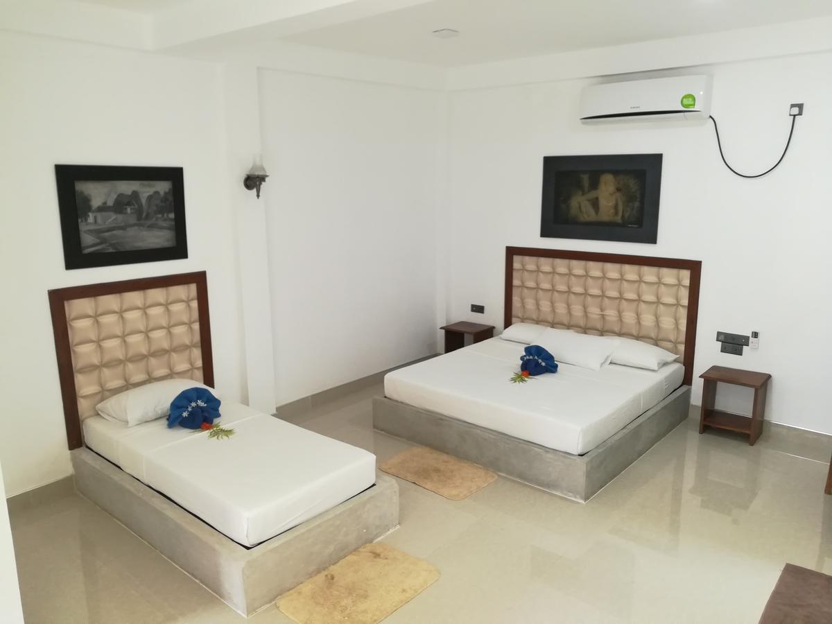 Margosa Lake Resort Anuradhapura Exterior foto